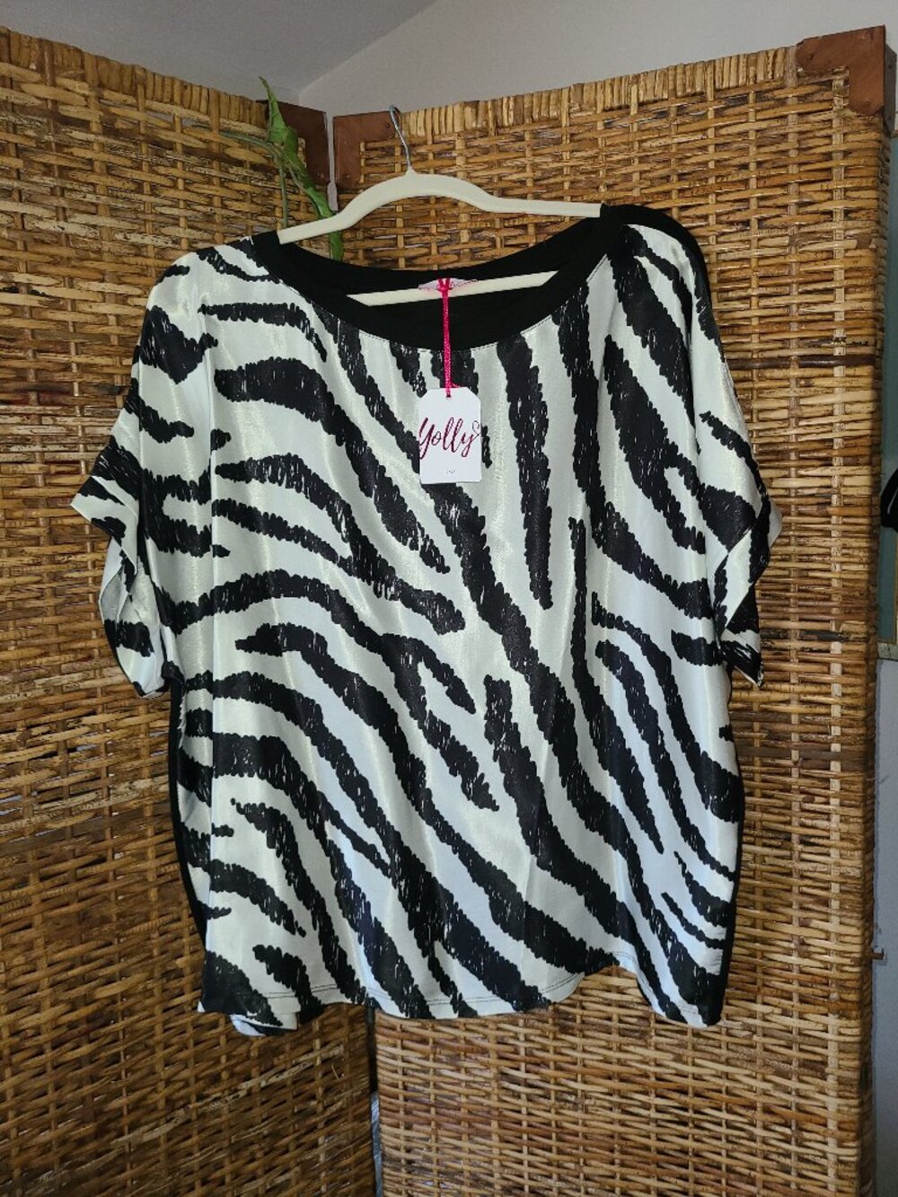 NWT Flowly Oversized Blouse Top Yolly Italy Black White Zebra Satin Front Black
